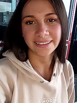 Webcam Model (CharlotteSex_)  is live.Free join now!