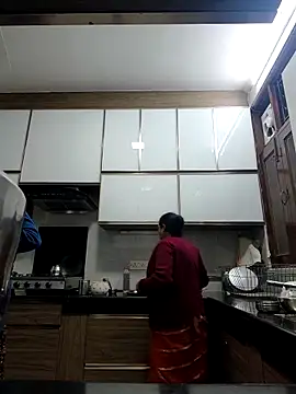 Webcam Model (Hot-Sana2)  is live.Free join now!