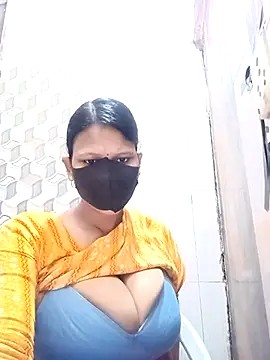 Webcam Model (varnika)  is live.Free join now!