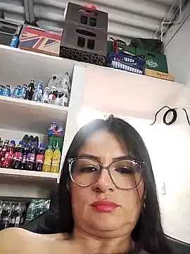 linda_lars (F milf) - Open you mouth honey, squirt for You