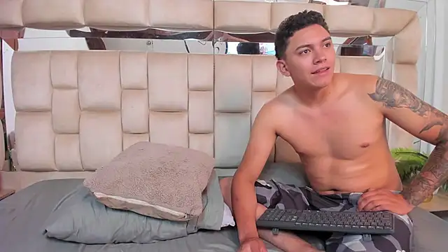 hotvoltage (Ask my age) - We undress for you😛