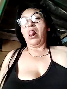 Webcam Model (clarita_01)  is live.Free join now!