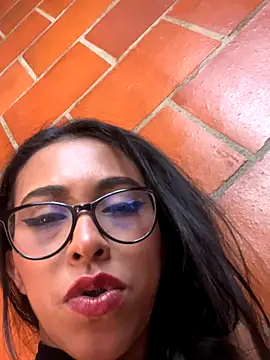 Webcam Model (Emma__cumlovee)  is live.Free join now!