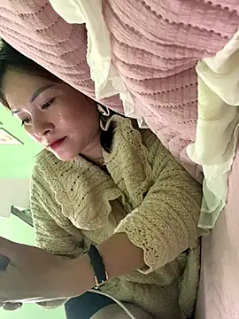 Webcam Model (Star_fruit)  is live.Free join now!