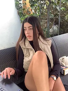 Webcam Model (ElectraPink_)  is live.Free join now!