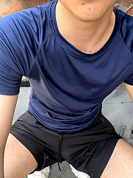 liam_moss (M young) - Jump fast Liam!