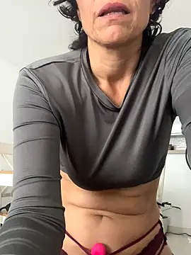 Webcam Model (MireyaTorresGu)  is live.Free join now!