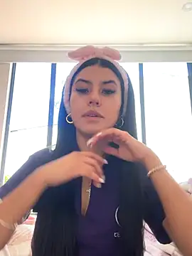 Webcam Model (Victoria_alson)  is live.Free join now!