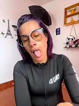 Webcam Model (Goddess-Love-)  is live.Free join now!