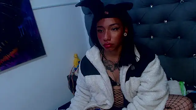  XxxReinaSexyBodyxxX777 chat room