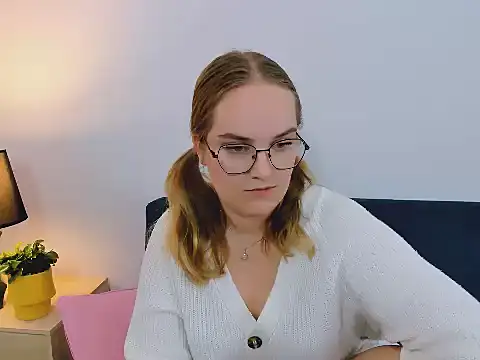 AliceCrazy69 webcam stripchat model stream image