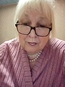 Webcam Model (Alexia64231)  is live.Free join now!