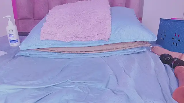 violett_lo's Stripchat show and profile