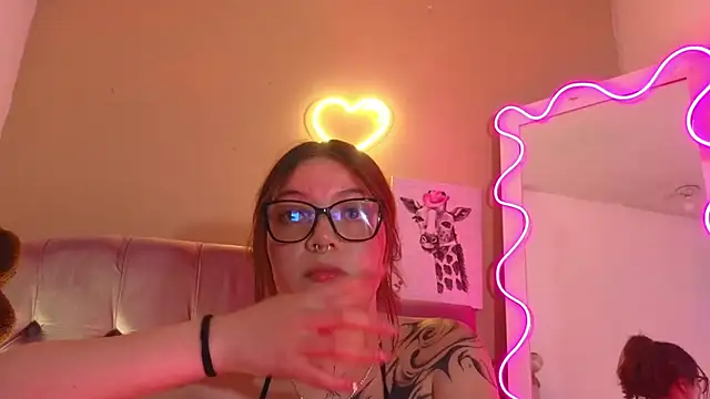 kissy_tay (F teen) - OIL SHOW