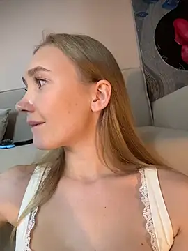 Webcam Model (MariaTull)  is live.Free join now!