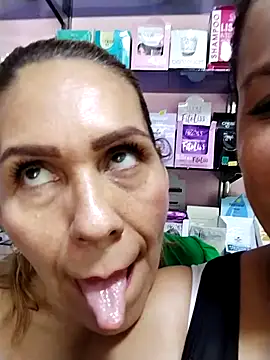 keilymadam's Stripchat show and profile