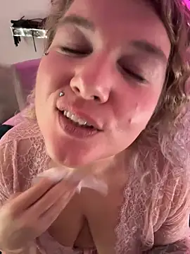 CurvyAnonymousGirl89