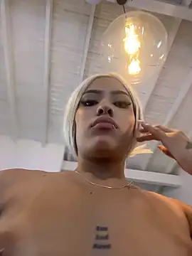 chatting live MystiqueXXX