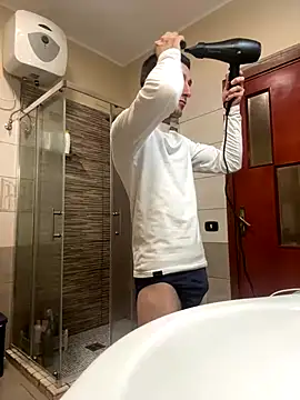 gionnytav (M young) - Super sborrata con dildo in culo