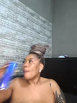 exclusiveleexx (F milf) - Make happy high vibes 💦 🍑