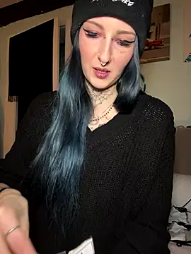 Webcam Model (Miiaaa-)  is live.Free join now!