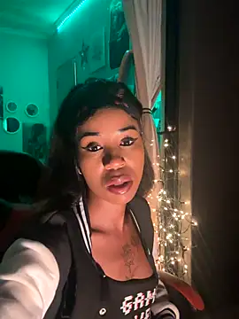 Webcam Model (_Dime_)  is live.Free join now!