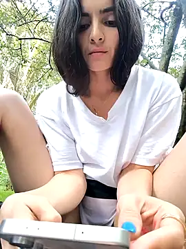 Webcam Model (Sam_Sara)  is live.Free join now!