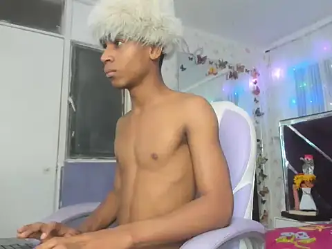 santy_bigcock_01 - Santy_bigcock_01's free webcam - UK Sex Cams