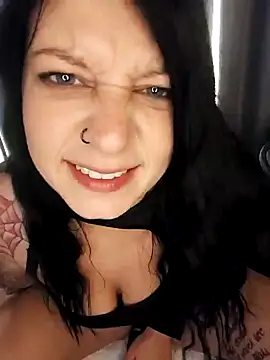 Webcam Model (MieziMinz)  is live.Free join now!