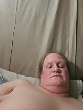 Webcam Model (lindamarie_)  is live.Free join now!