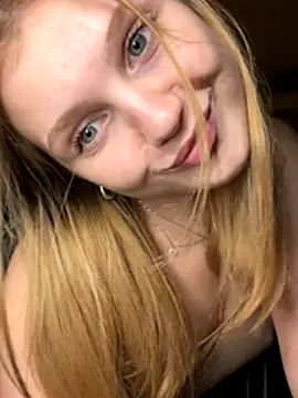 Webcam Model (Emaline_Fane)  is live.Free join now!