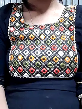 Webcam Model (siya_rani67)  is live.Free join now!