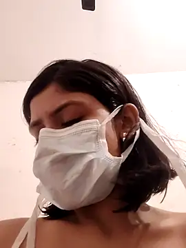 Webcam Model (sassyy_poonam)  is live.Free join now!