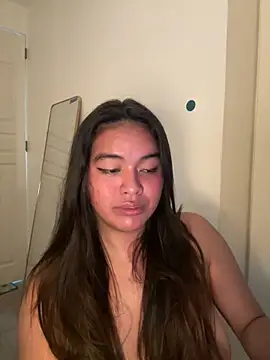 Webcam Model (urasianlady)  is live.Free join now!