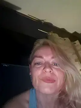 Webcam Model (demidelightfulxx)  is live.Free join now!