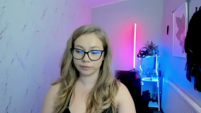 Live sex cam of holly_xglam