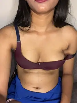 Webcam Model (pooja-cam1)  is live.Free join now!