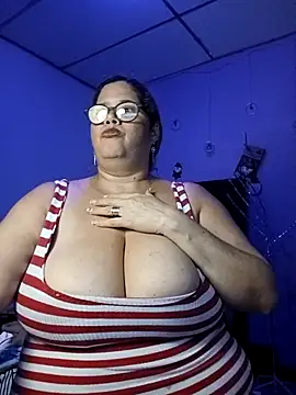 ellisw8 - EllisW8's free webcam