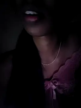 Webcam Model (BunnyBloom25)  is live.Free join now!