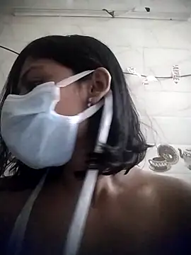 Webcam Model (sassyy_poonam)  is live.Free join now!