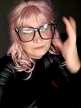 Webcam Model (LunaXshade)  is live.Free join now!