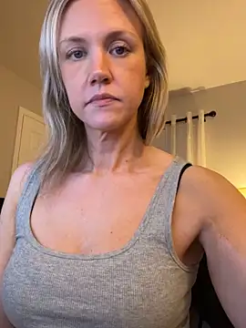 Kay_Cakes live cam screenshot malefemale from United States on ZGTJNJ – 中文直播、回放与 GIF 精彩瞬间