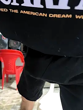 giannis090 (M young) - urinating in an exclusive private show