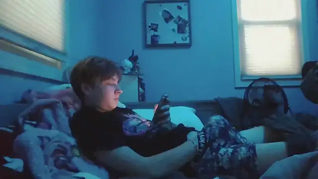 liam_axel35 (M twink) - Play With My Hole