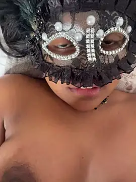 Webcam Model (Bella_Luna18)  is live.Free join now!