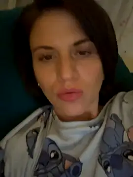 Webcam Model (ScarlettNoirr)  is live.Free join now!