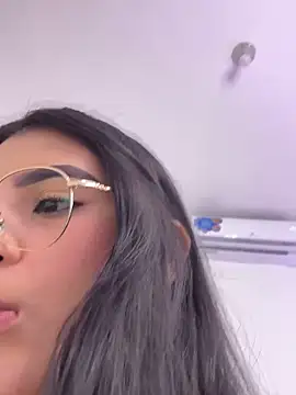 Webcam Model (Julietalcl)  is live.Free join now!