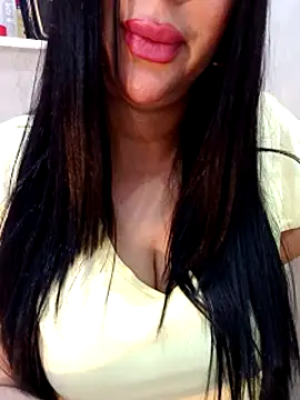 Webcam Model (Queen_sousou)  is live.Free join now!