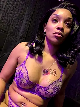 Webcam Model (Rakiyahcharms)  is live.Free join now!