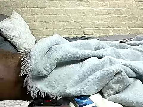 mshayiwesinqe (M young) - HELP ME BUY A CAMER